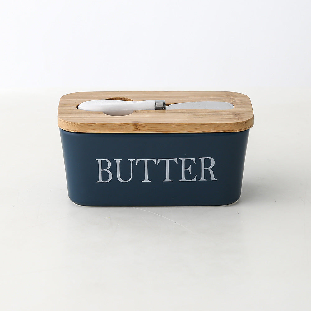 Butter dish with bamboo lid