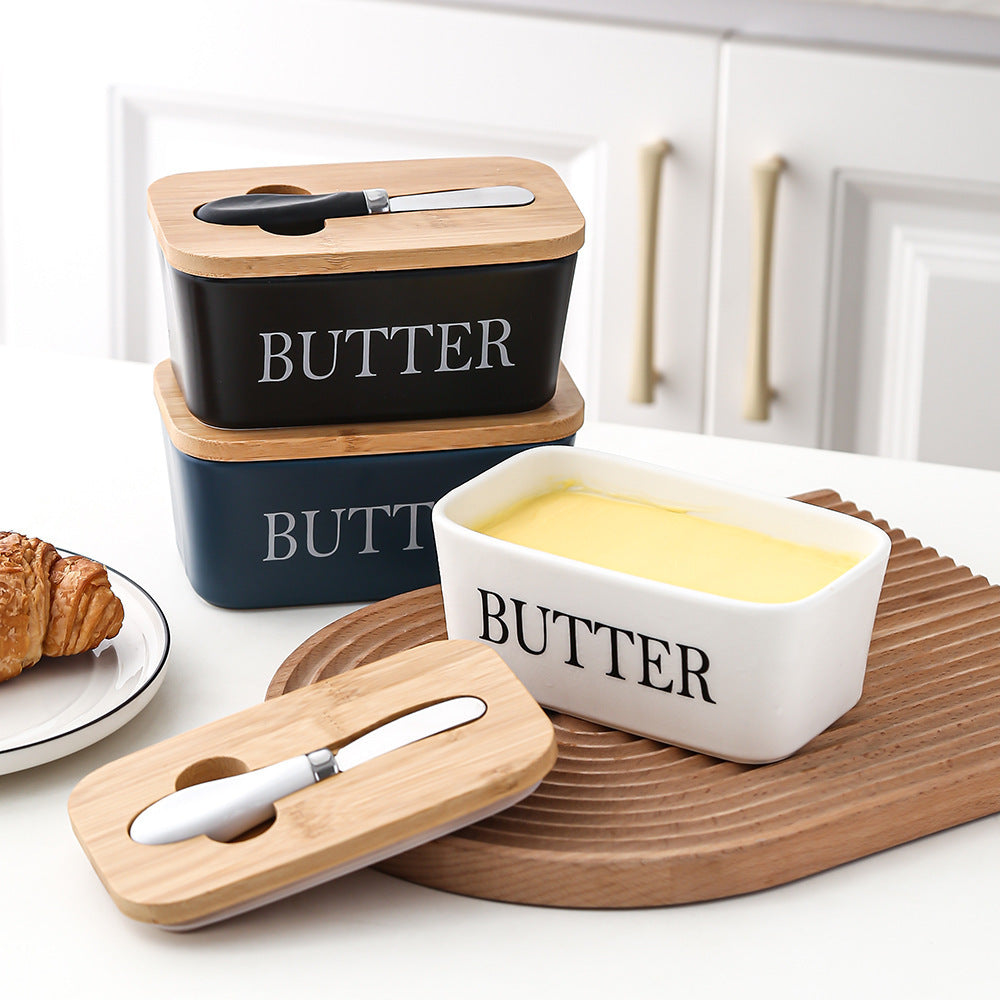 Butter dish with bamboo lid