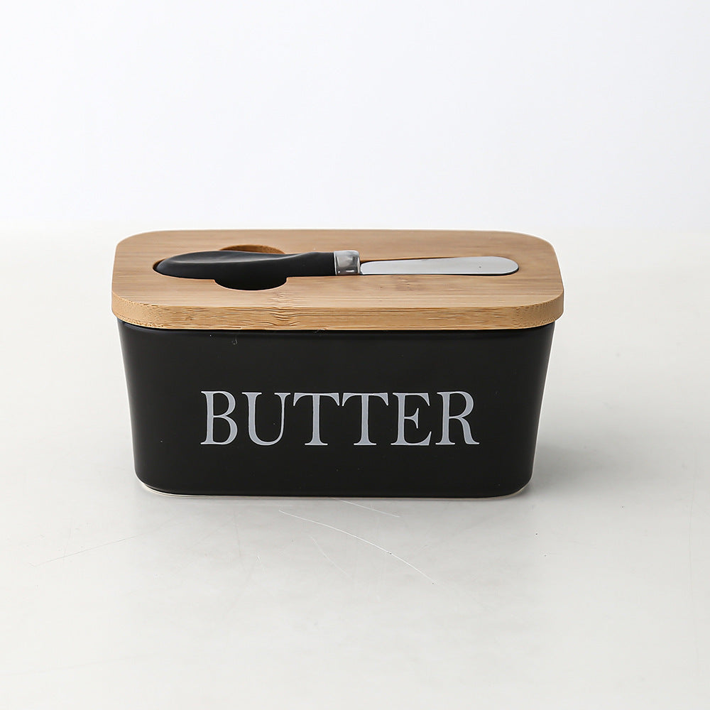 Butter dish with bamboo lid