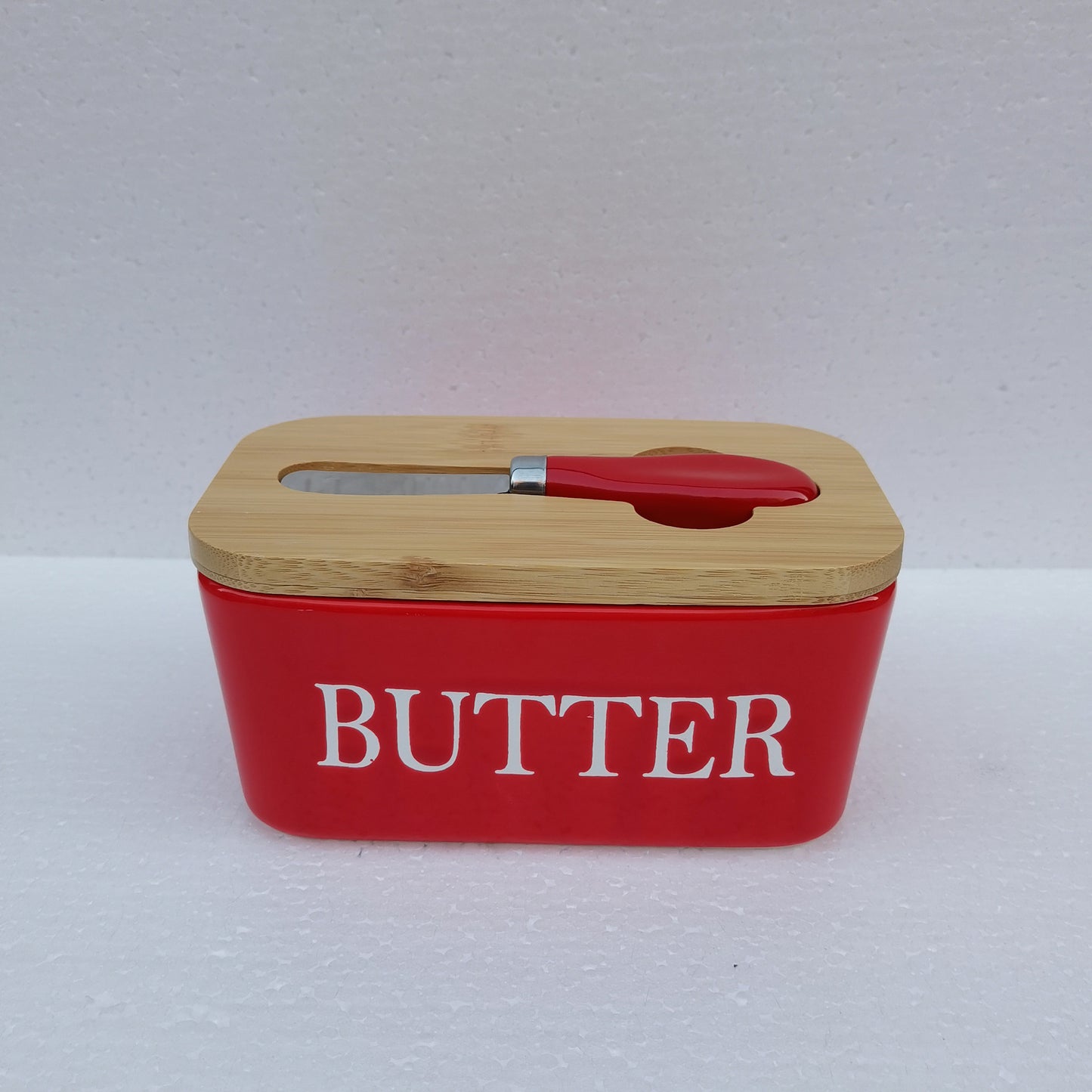 Butter dish with bamboo lid